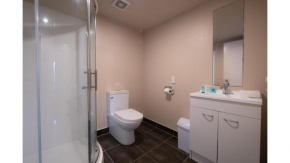 3 Bed Room downstairs house with Private entrance